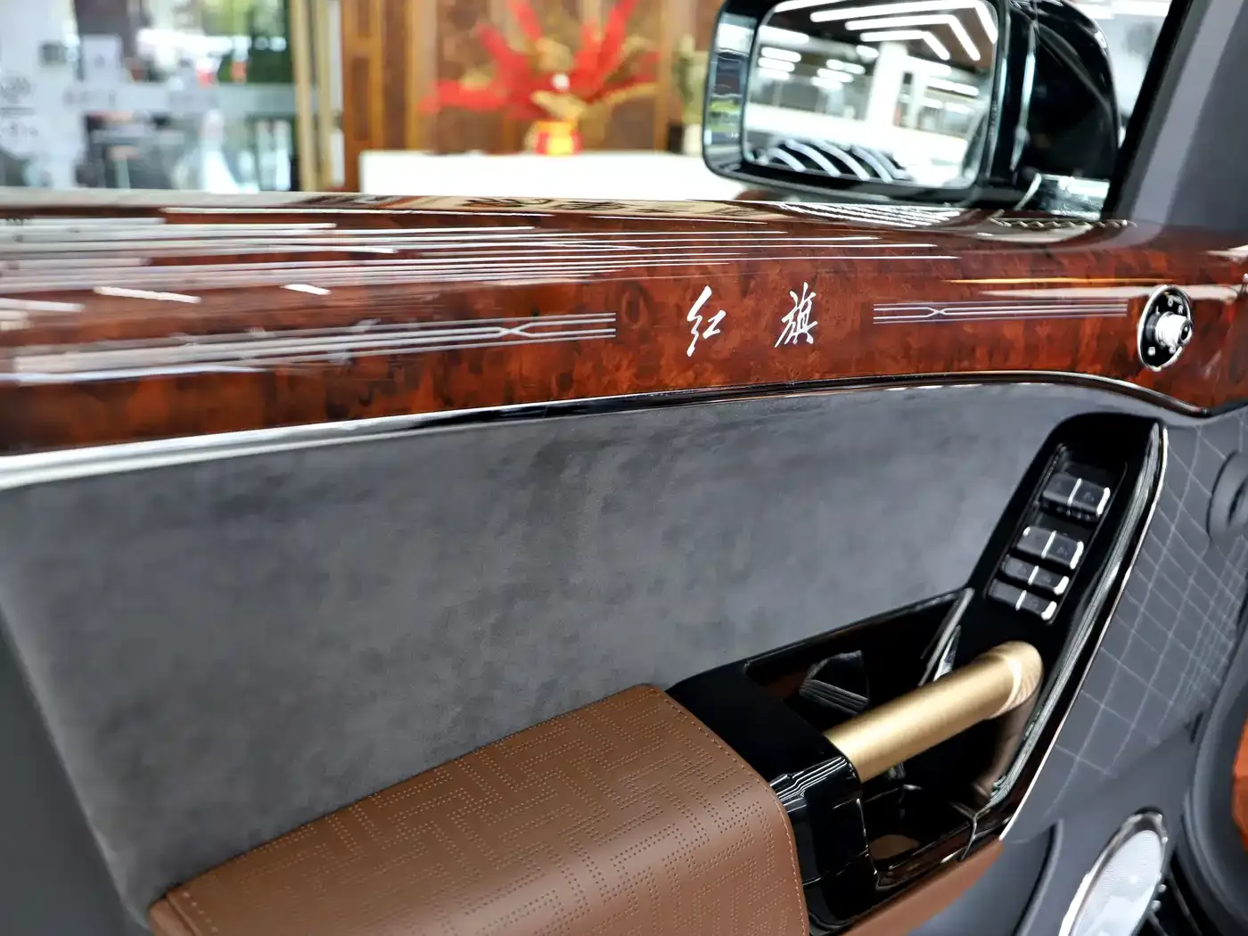 Hongqi Guoyao 4.0T Premium Flagship 4-Seater 2026 — фото 21