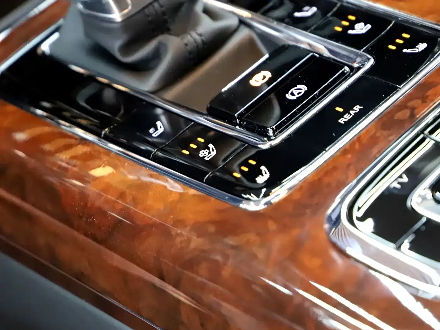 Hongqi Guoyao 4.0T Premium Flagship 4-Seater 2026 — фото 12