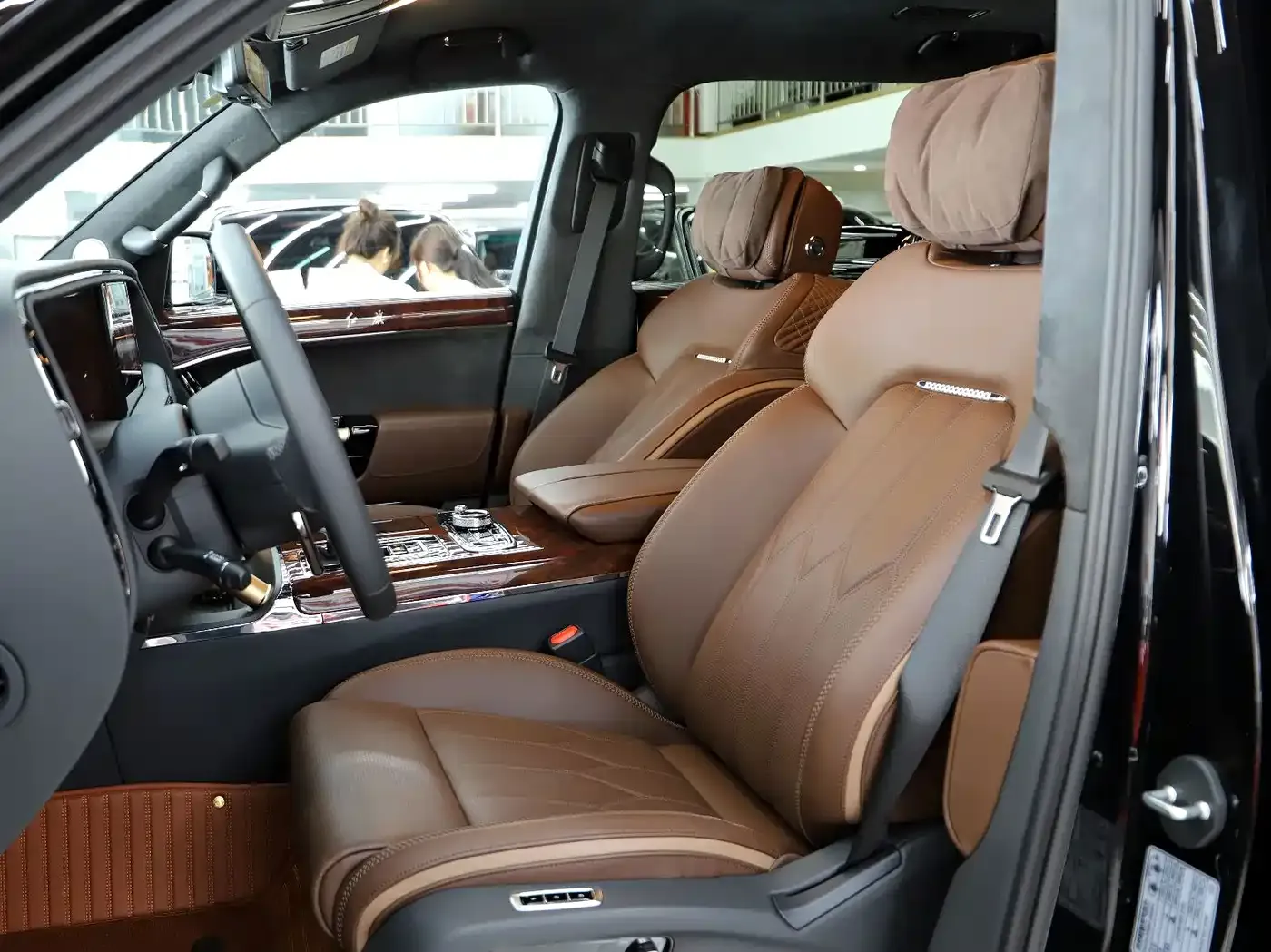 Hongqi Guoyao 4.0T Premium Flagship 4-Seater 2026 — фото 5