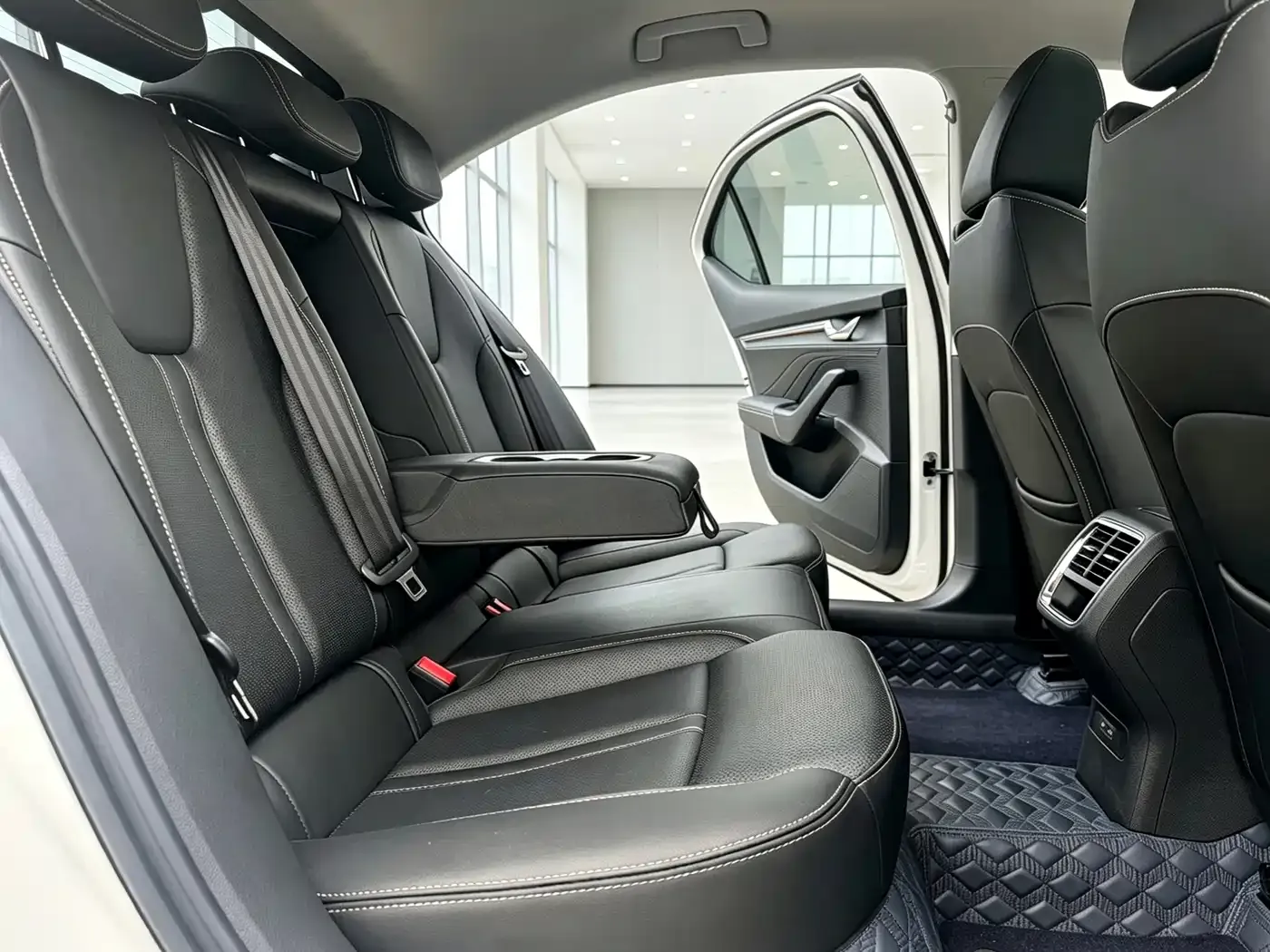 Skoda Octavia PRO TSI280 Luxury Edition 2023 — фото 13