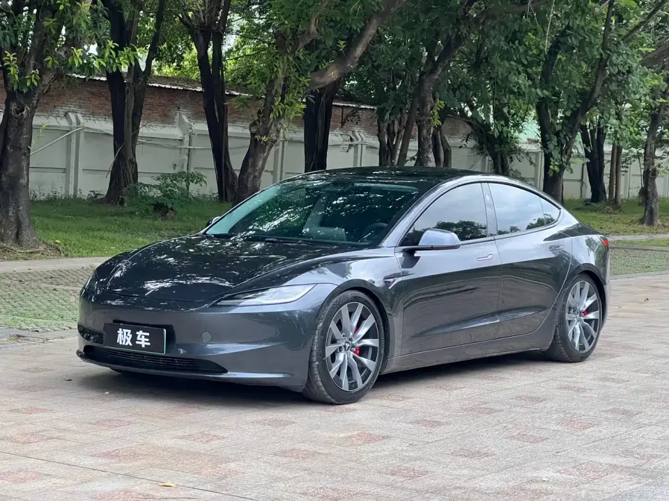 Tesla Model 3 Model Rear-Wheel Drive Edition 2025