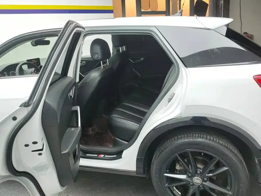Audi Q2L 35 TFSI Launch Exclusive Edition China VI 2020 — фото 11