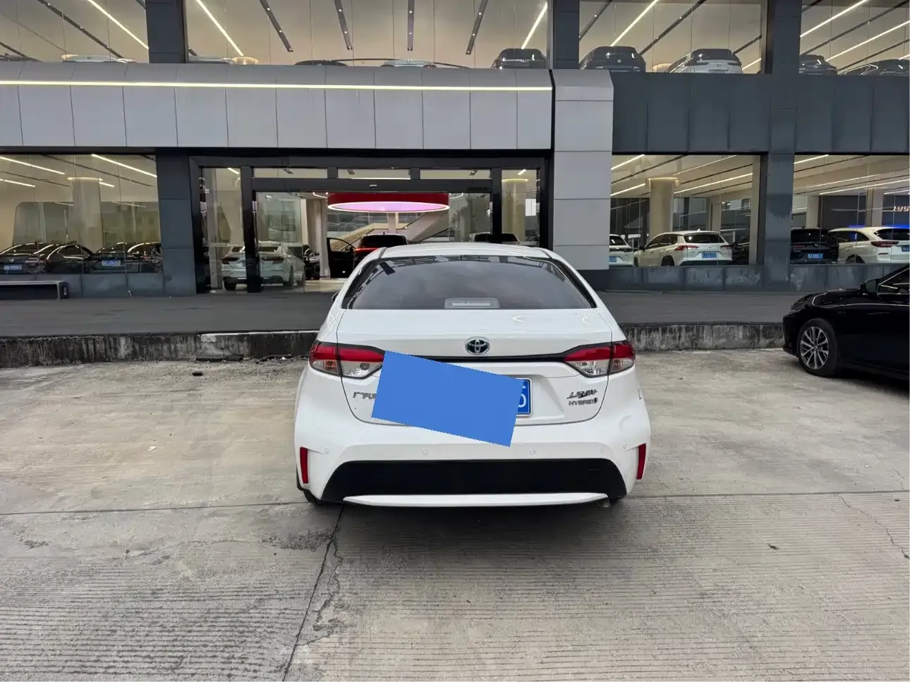 Toyota Levin Dual Engine 1.8H E-CVT Luxury Edition 2022 — фото 4