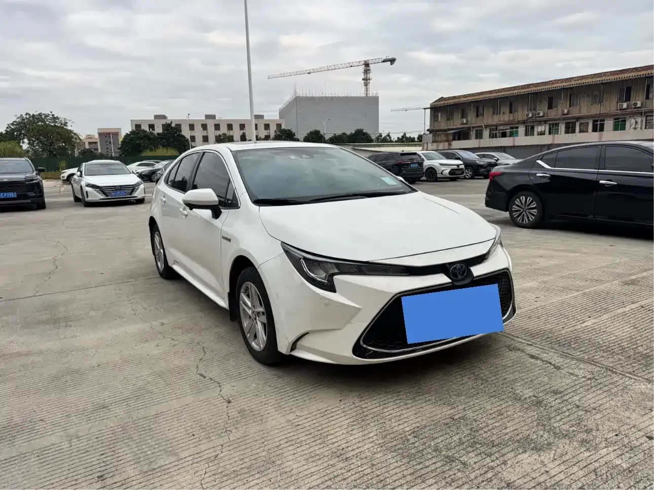 Toyota Levin Dual Engine 1.8H E-CVT Luxury Edition 2022 — фото 2