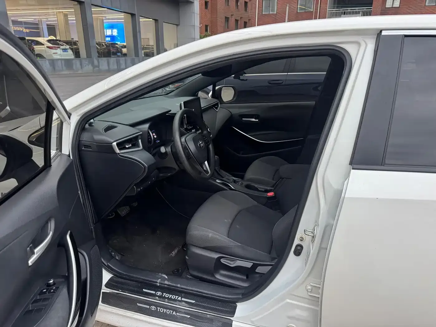 Toyota Levin Dual Engine 1.8H E-CVT Luxury Edition 2022 — фото 6
