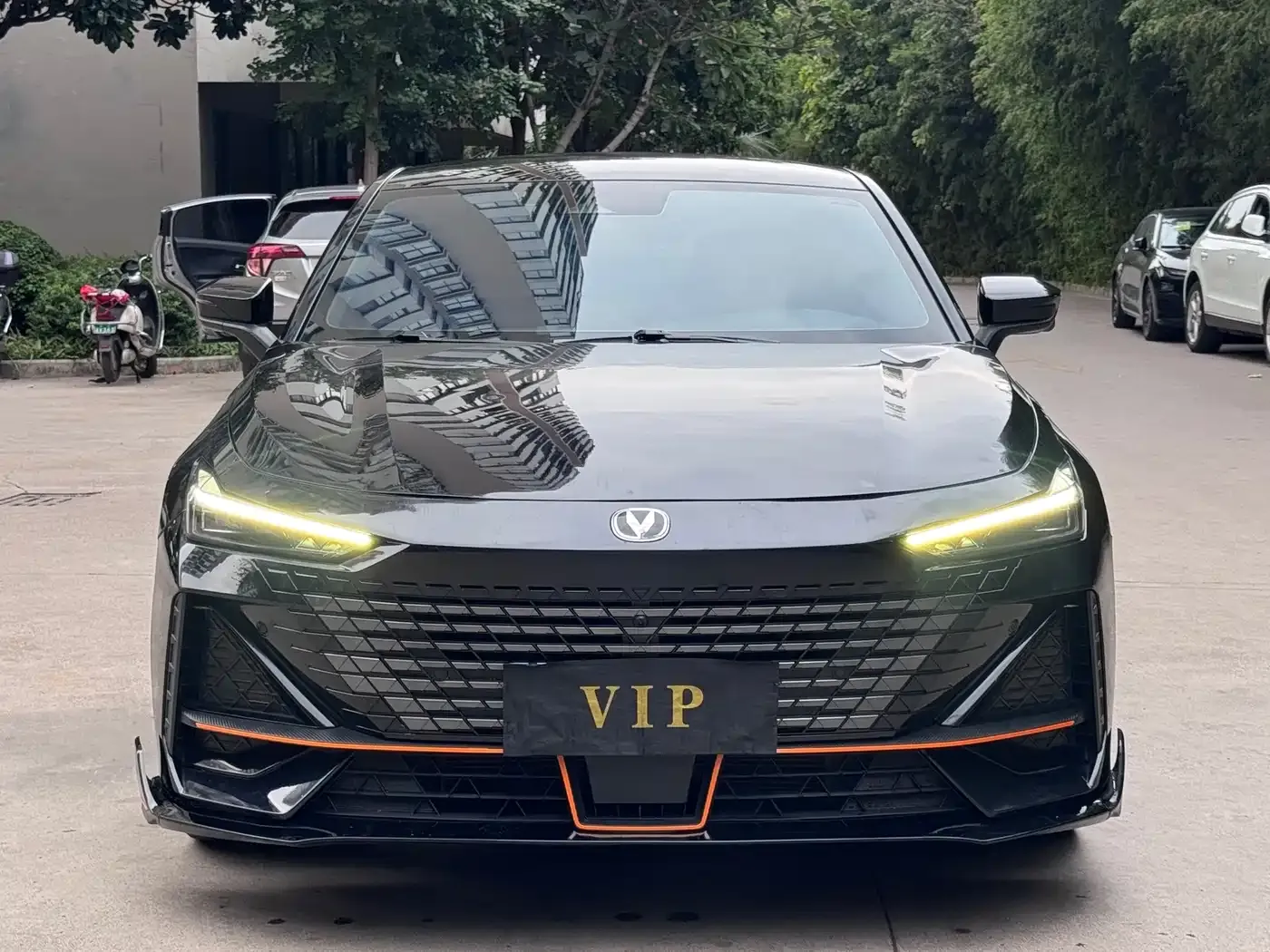 Changan UNI-V 1.5T Sport Edition 2023 — фото 2