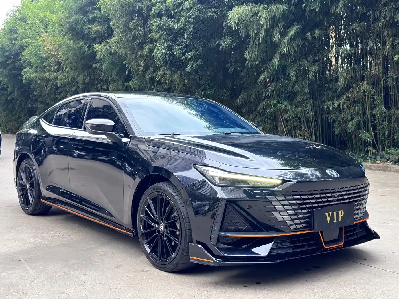Changan UNI-V 1.5T Sport Edition 2023 — фото 3