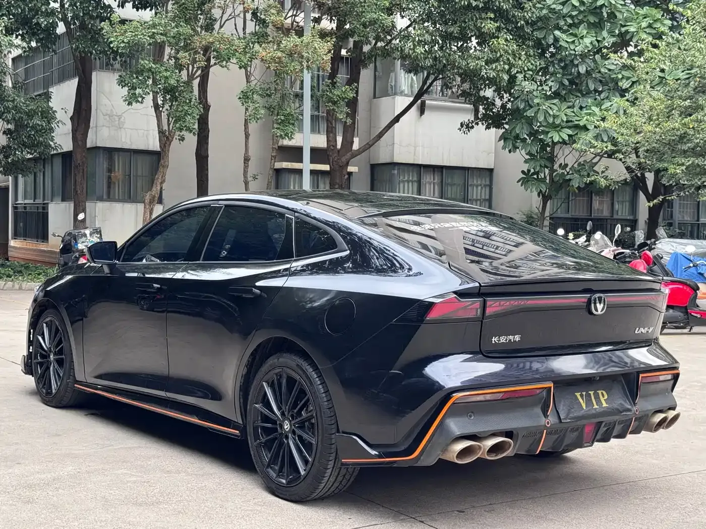 Changan UNI-V 1.5T Sport Edition 2023 — фото 11