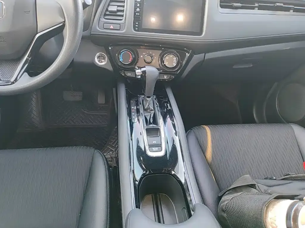Honda Vezel 1.5L CVT Luxury 2021 — фото 14