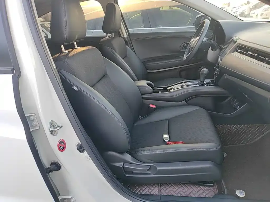Honda Vezel 1.5L CVT Luxury 2021 — фото 25