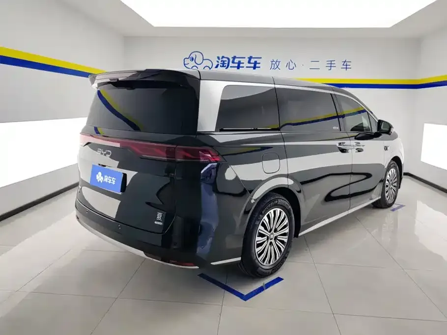 BYD Xia DM-i 1.5T 180km Surpass Edition 2025 — фото 3