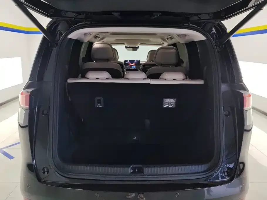 BYD Xia DM-i 1.5T 180km Surpass Edition 2025 — фото 4