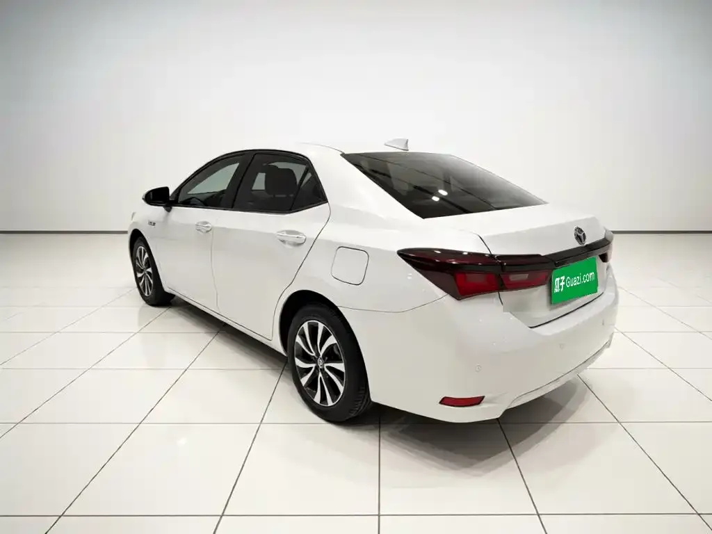 Toyota Corolla Twin Engine E+ 1.8L E-CVT Comfort Edition 2021 — фото 4