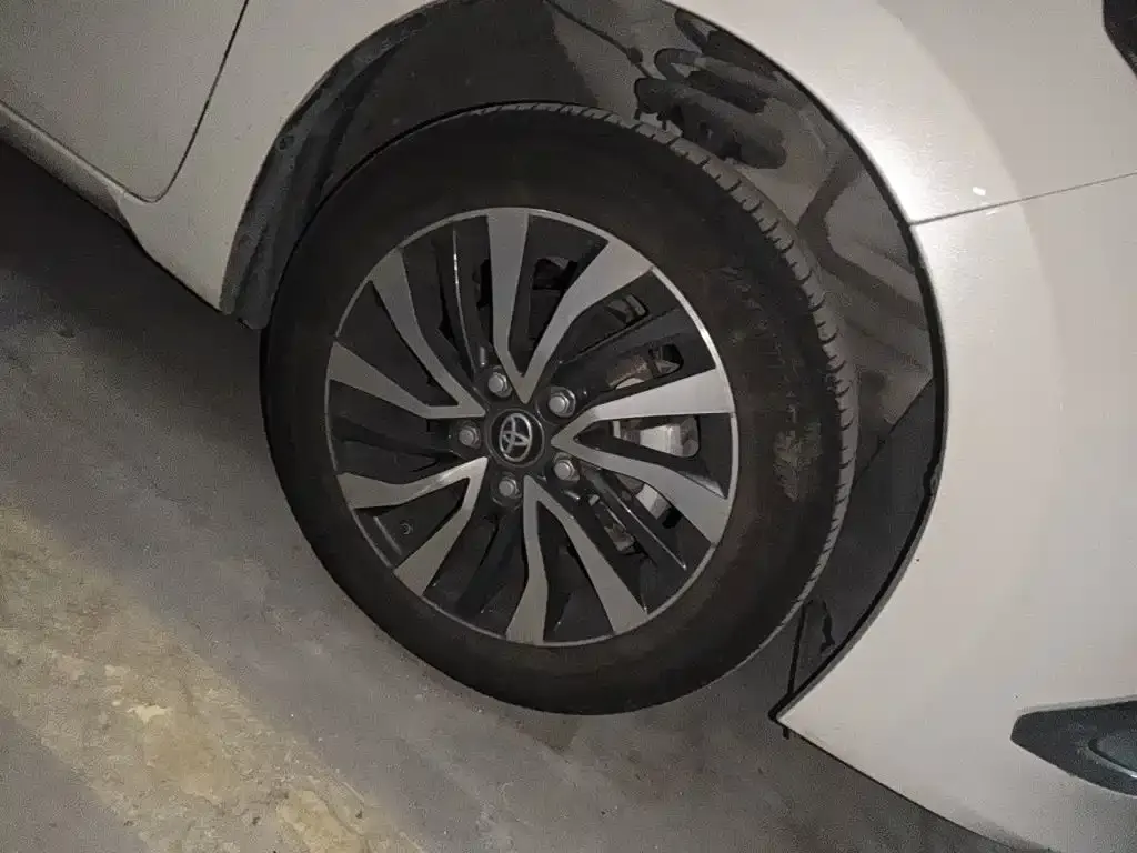 Toyota Corolla Twin Engine E+ 1.8L E-CVT Comfort Edition 2021 — фото 8