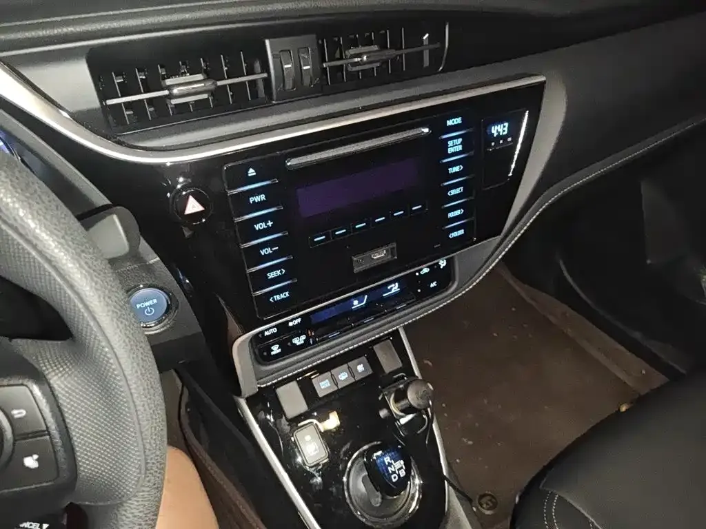 Toyota Corolla Twin Engine E+ 1.8L E-CVT Comfort Edition 2021 — фото 14