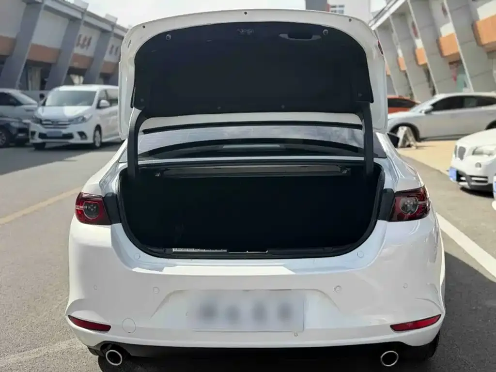 Mazda Mazda3 Axela 1.5L Automatic Zhi Mei Edition 2019 — фото 12