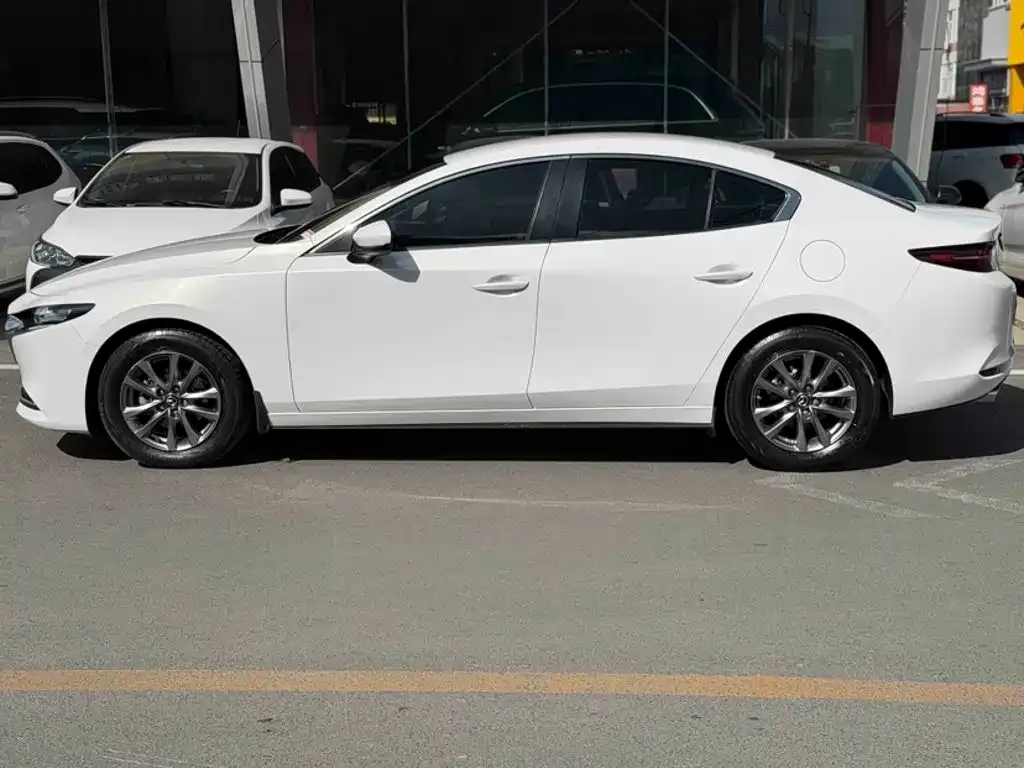 Mazda Mazda3 Axela 1.5L Automatic Zhi Mei Edition 2019 — фото 5