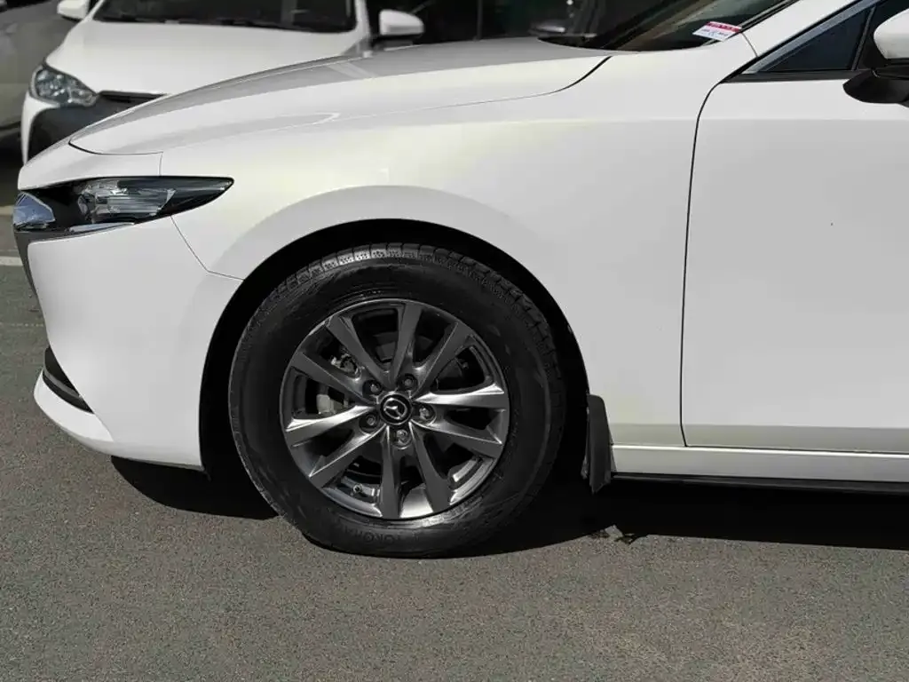 Mazda Mazda3 Axela 1.5L Automatic Zhi Mei Edition 2019 — фото 7