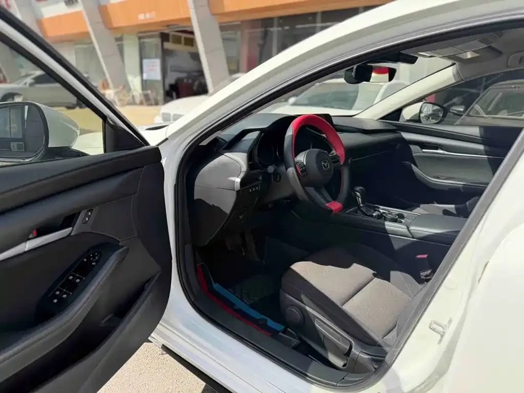 Mazda Mazda3 Axela 1.5L Automatic Zhi Mei Edition 2019 — фото 10