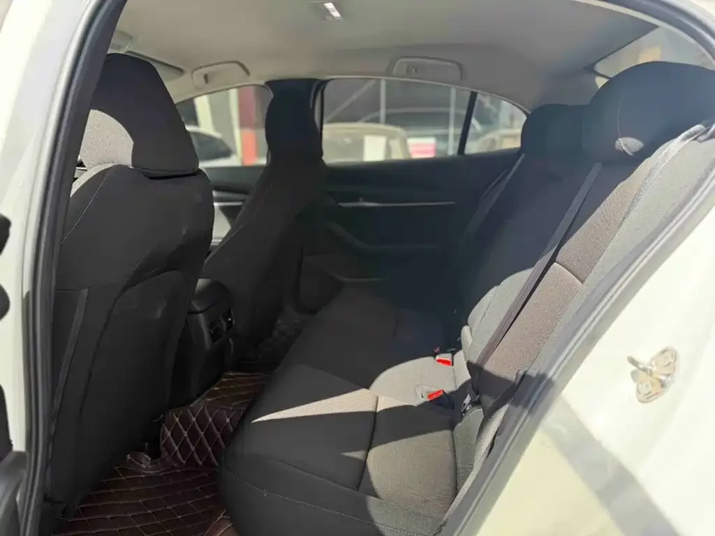 Mazda Mazda3 Axela 1.5L Automatic Zhi Mei Edition 2019 — фото 11