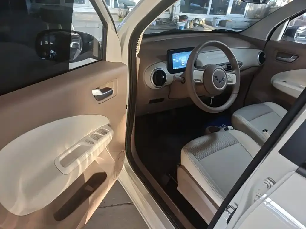 Wuling Motors Hongguang MINIEV 4-Door Advanced 2025 — фото 16