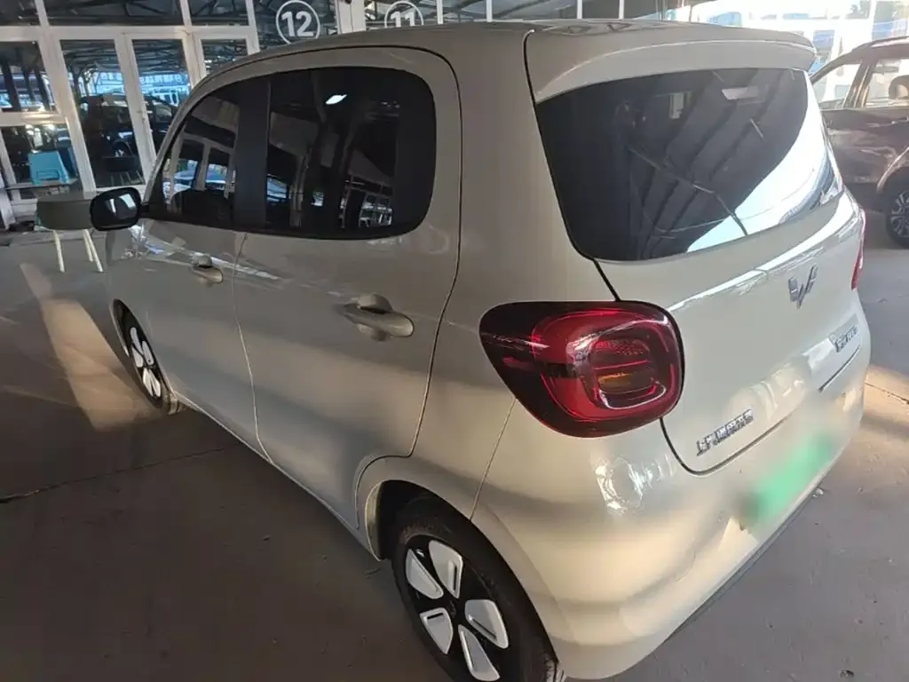 Wuling Motors Hongguang MINIEV 4-Door Advanced 2025 — фото 5