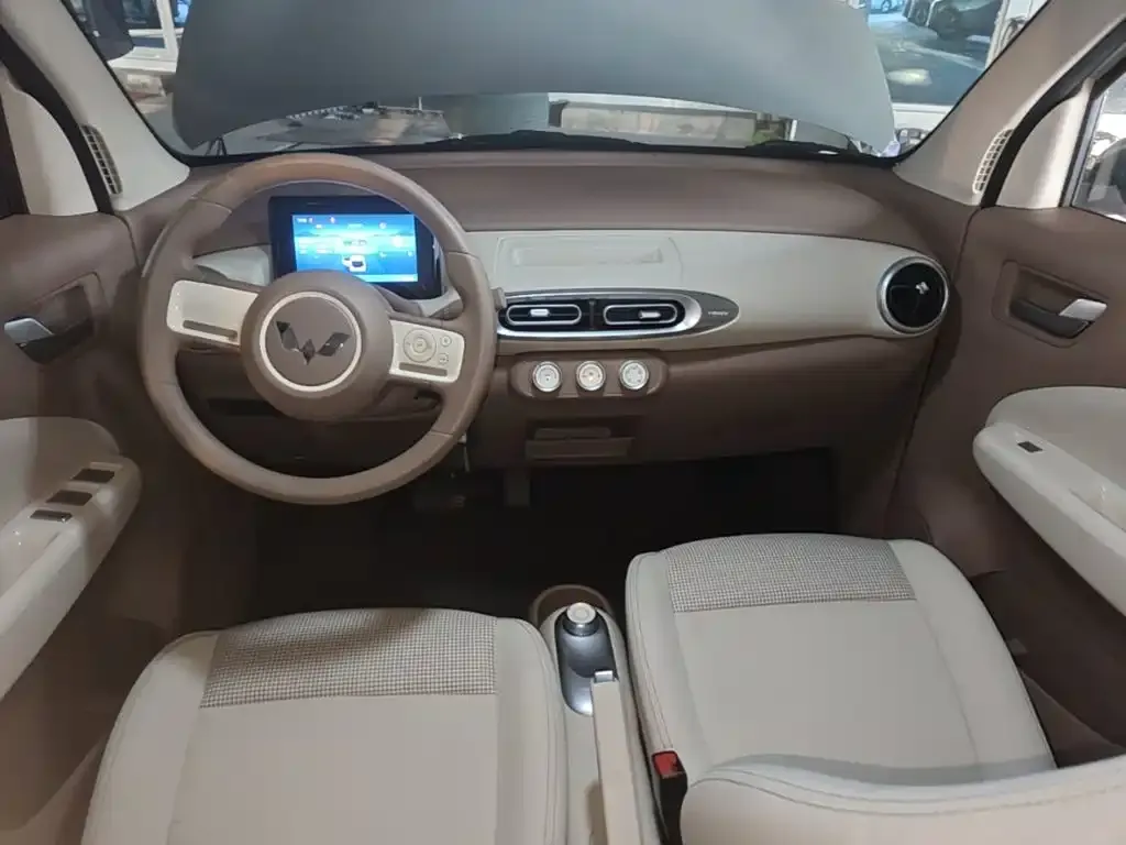 Wuling Motors Hongguang MINIEV 4-Door Advanced 2025 — фото 10