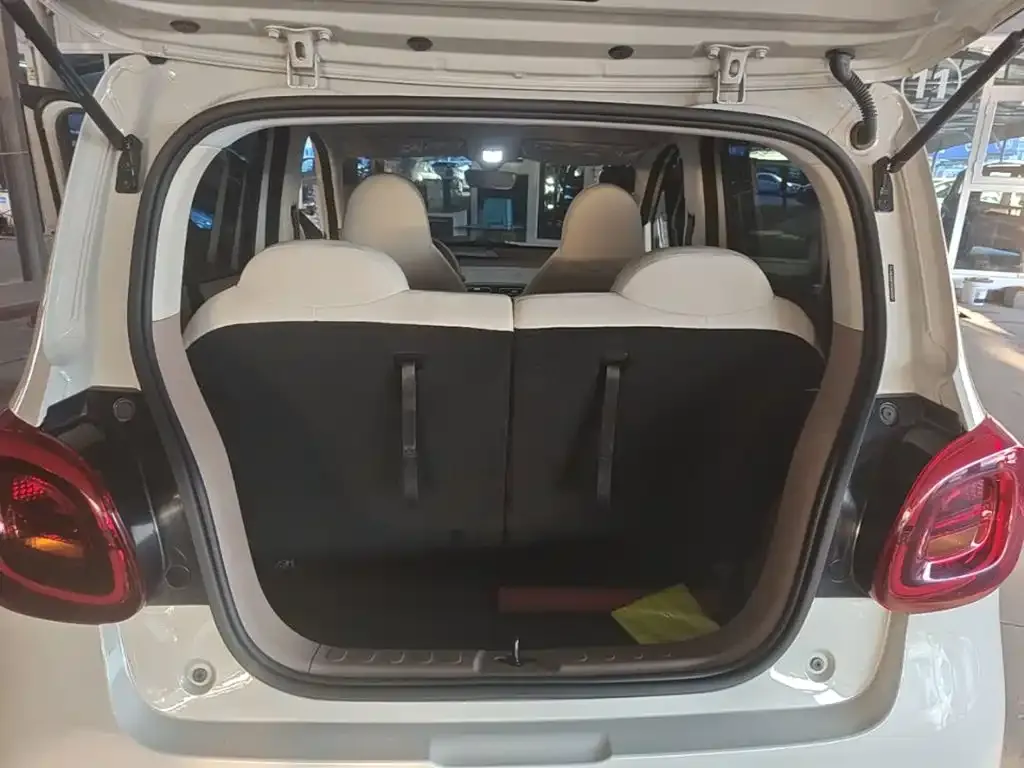 Wuling Motors Hongguang MINIEV 4-Door Advanced 2025 — фото 19