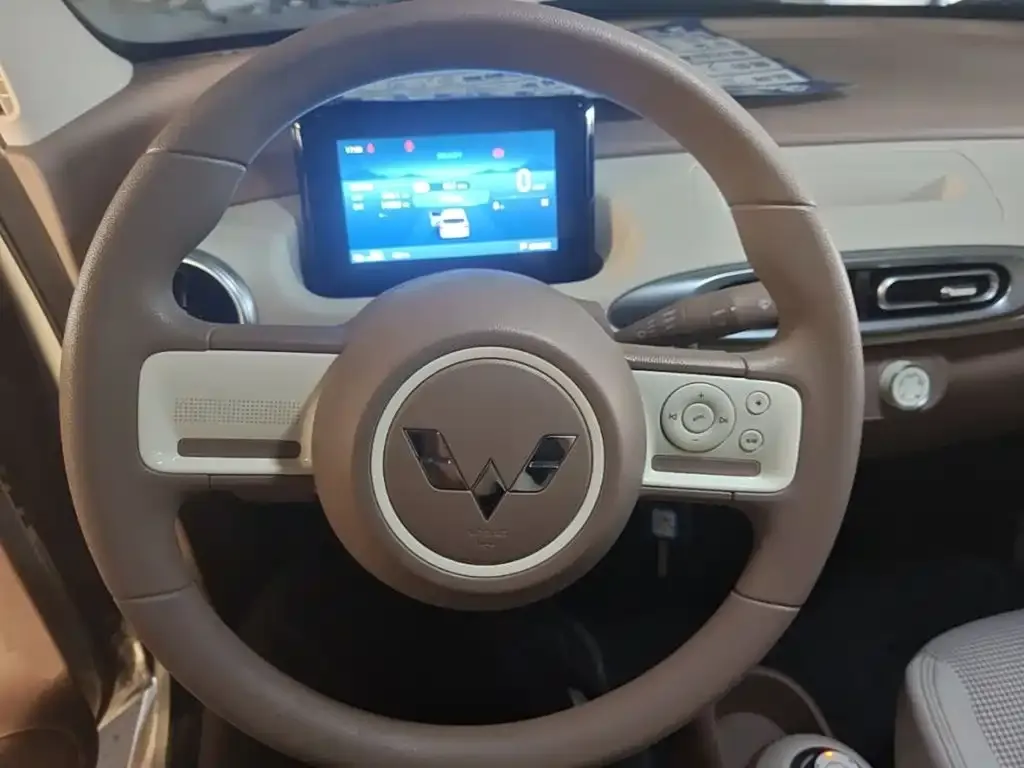 Wuling Motors Hongguang MINIEV 4-Door Advanced 2025 — фото 11
