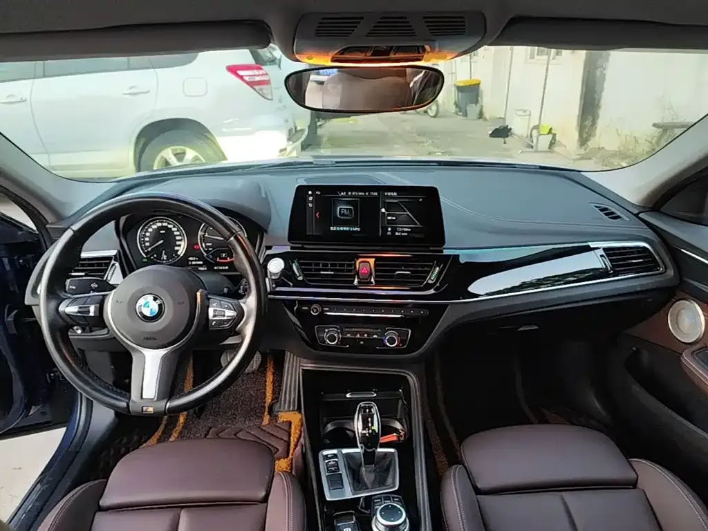 BMW 1 Series Facelift 120i M Sport Shadow Edition 2022 — фото 10
