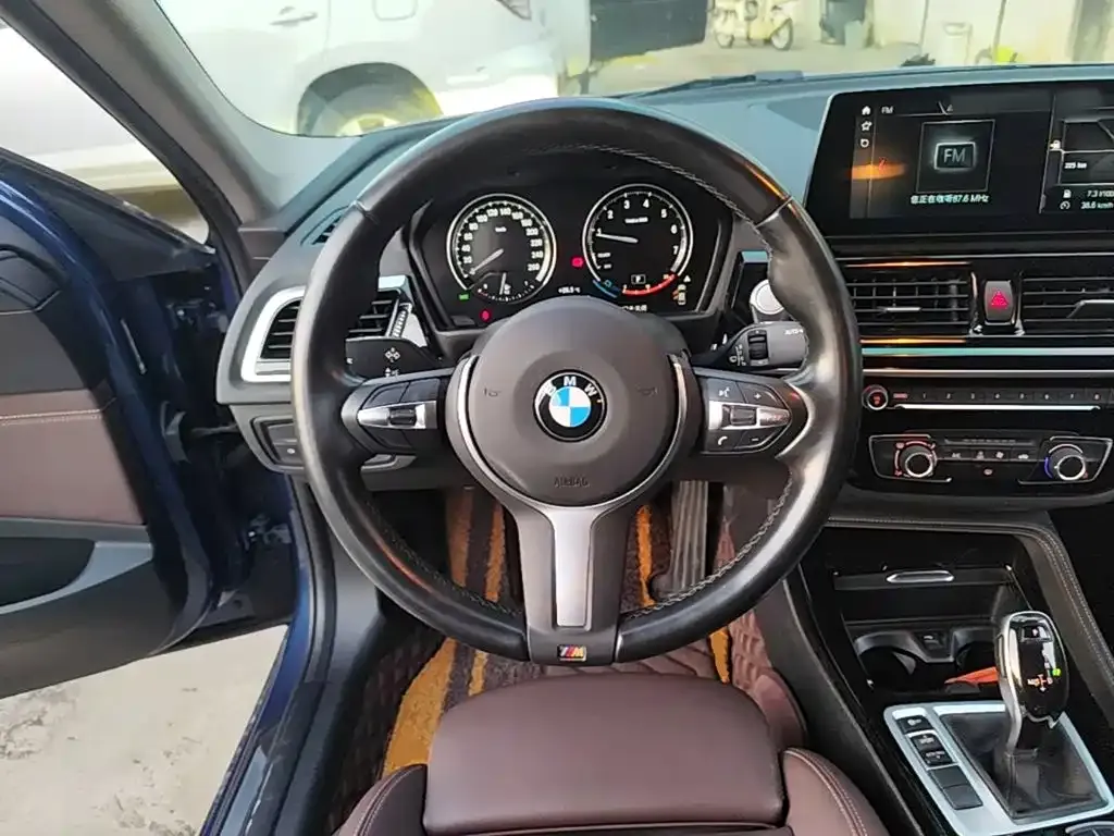 BMW 1 Series Facelift 120i M Sport Shadow Edition 2022 — фото 11