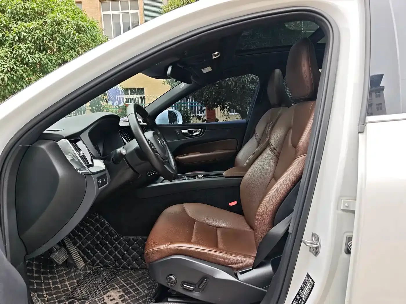 Volvo XC60 T5 AWD Momentum 2020 — фото 17