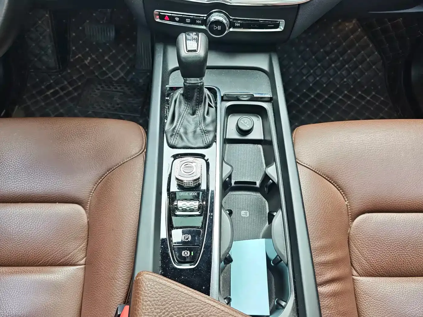 Volvo XC60 T5 AWD Momentum 2020 — фото 15