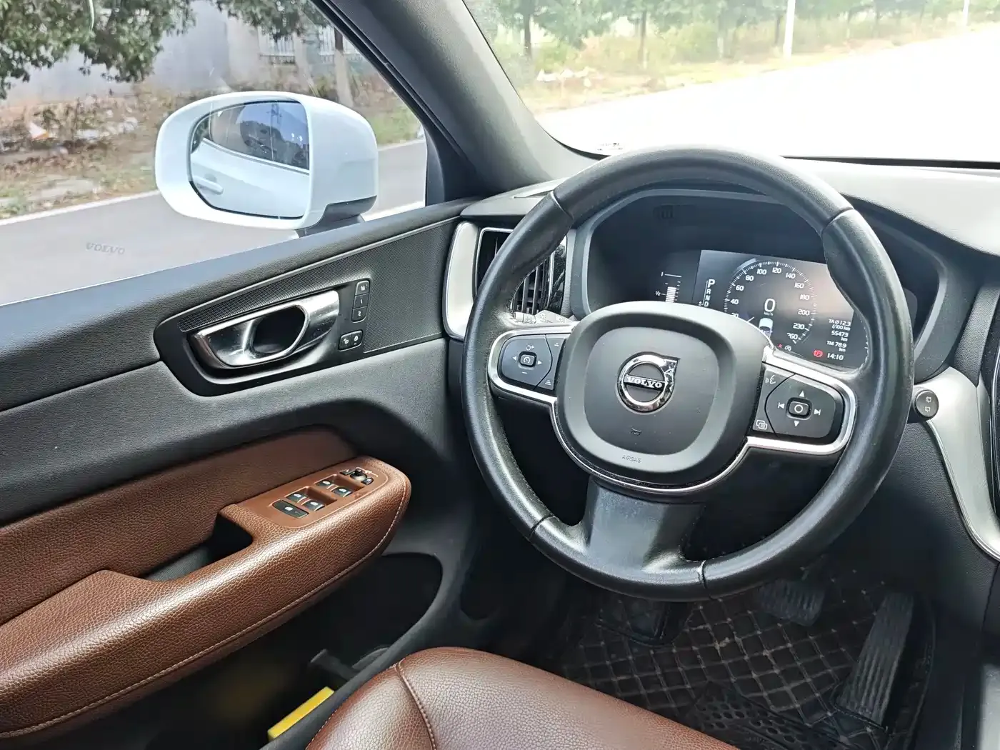 Volvo XC60 T5 AWD Momentum 2020 — фото 11