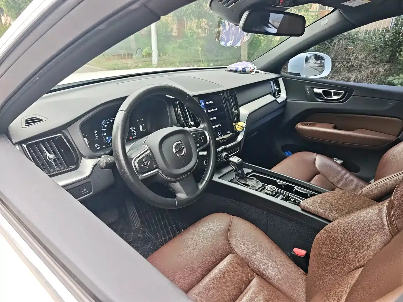 Volvo XC60 T5 AWD Momentum 2020 — фото 16
