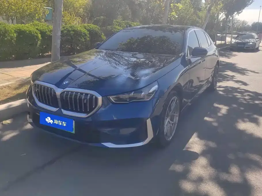 BMW i5 eDrive 35L Premium Luxury Package 2024
