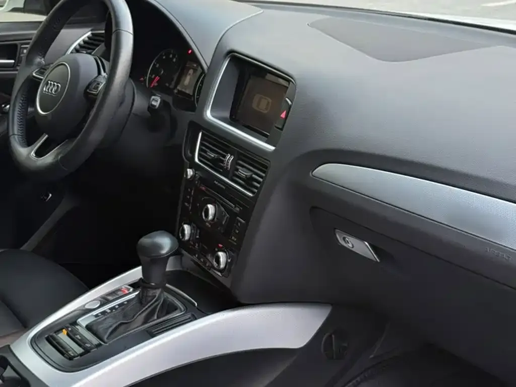Audi Q5 Collector's Edition 40 TFSI Technology 2019 — фото 13