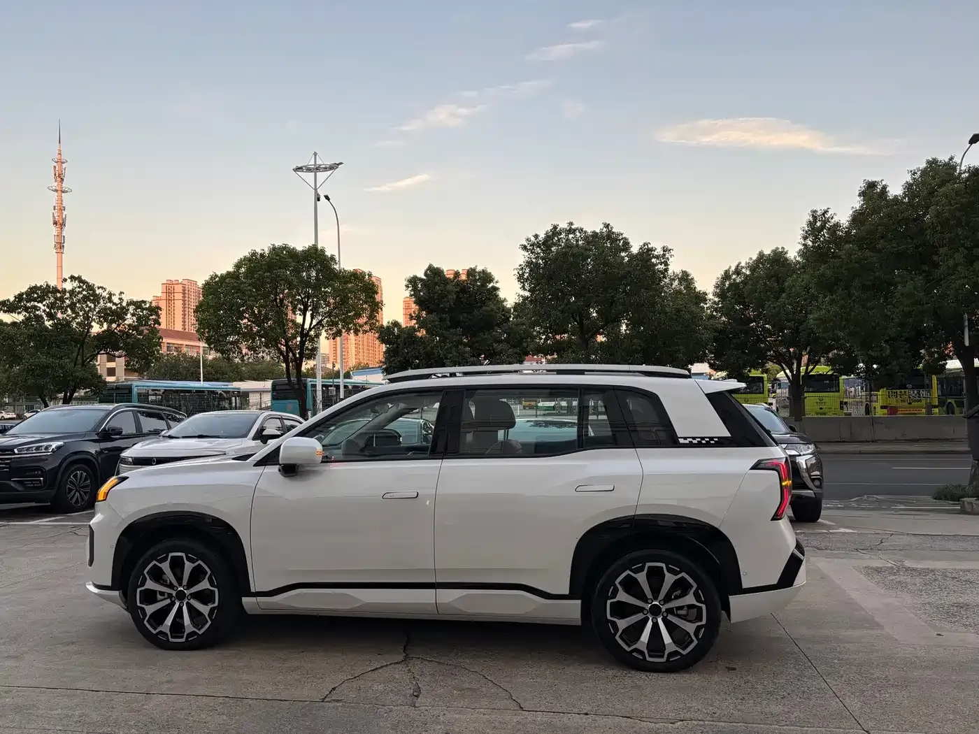 Aion V Aion Tyrannosaurus 650 LiDAR Edition 2025 — фото 8