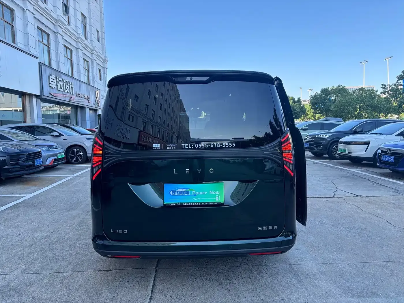 Geely Galaxy Yizhen L380 140kWh 6-Seater AWD Ultra 2024 — фото 10