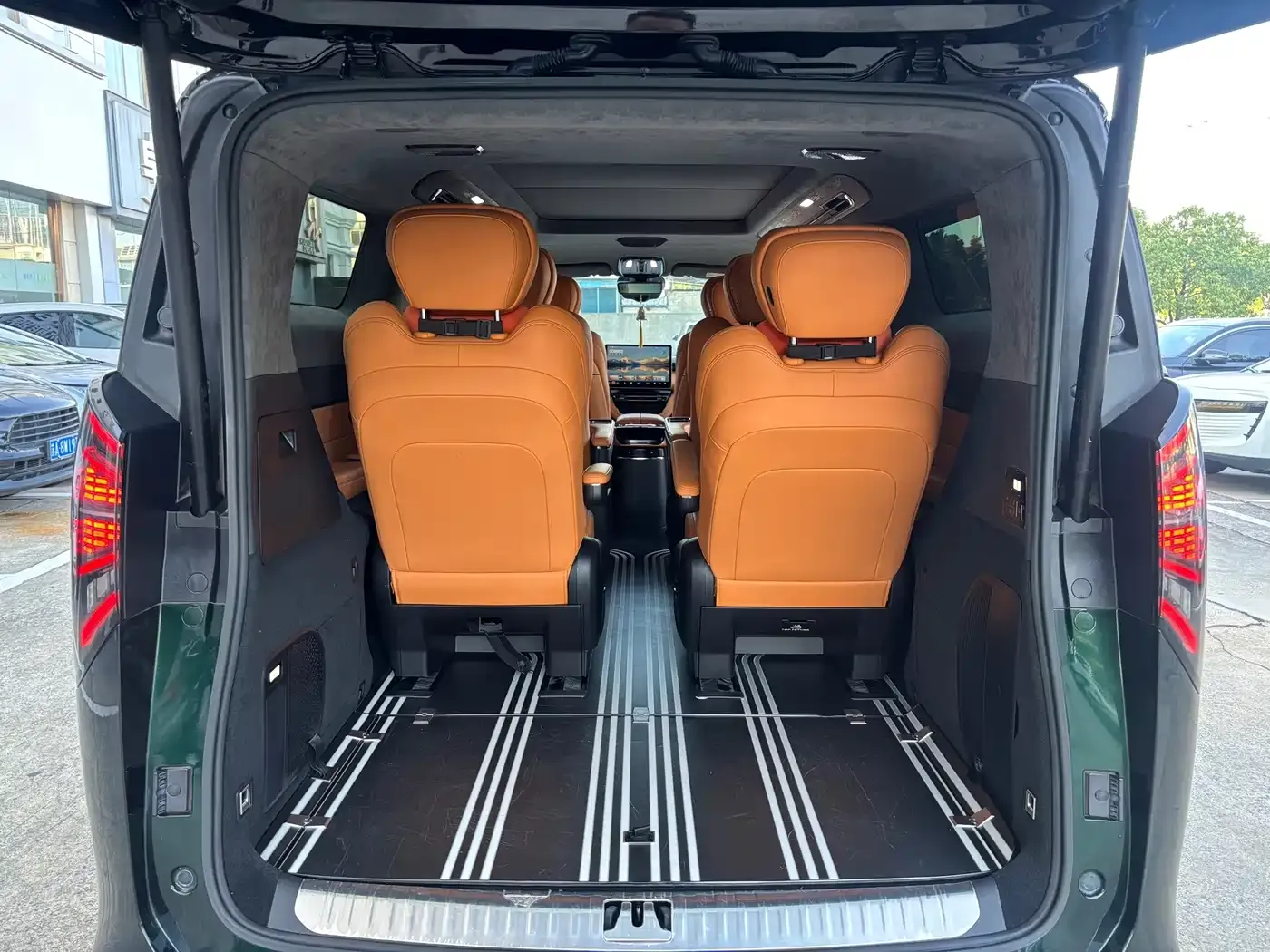 Geely Galaxy Yizhen L380 140kWh 6-Seater AWD Ultra 2024 — фото 8