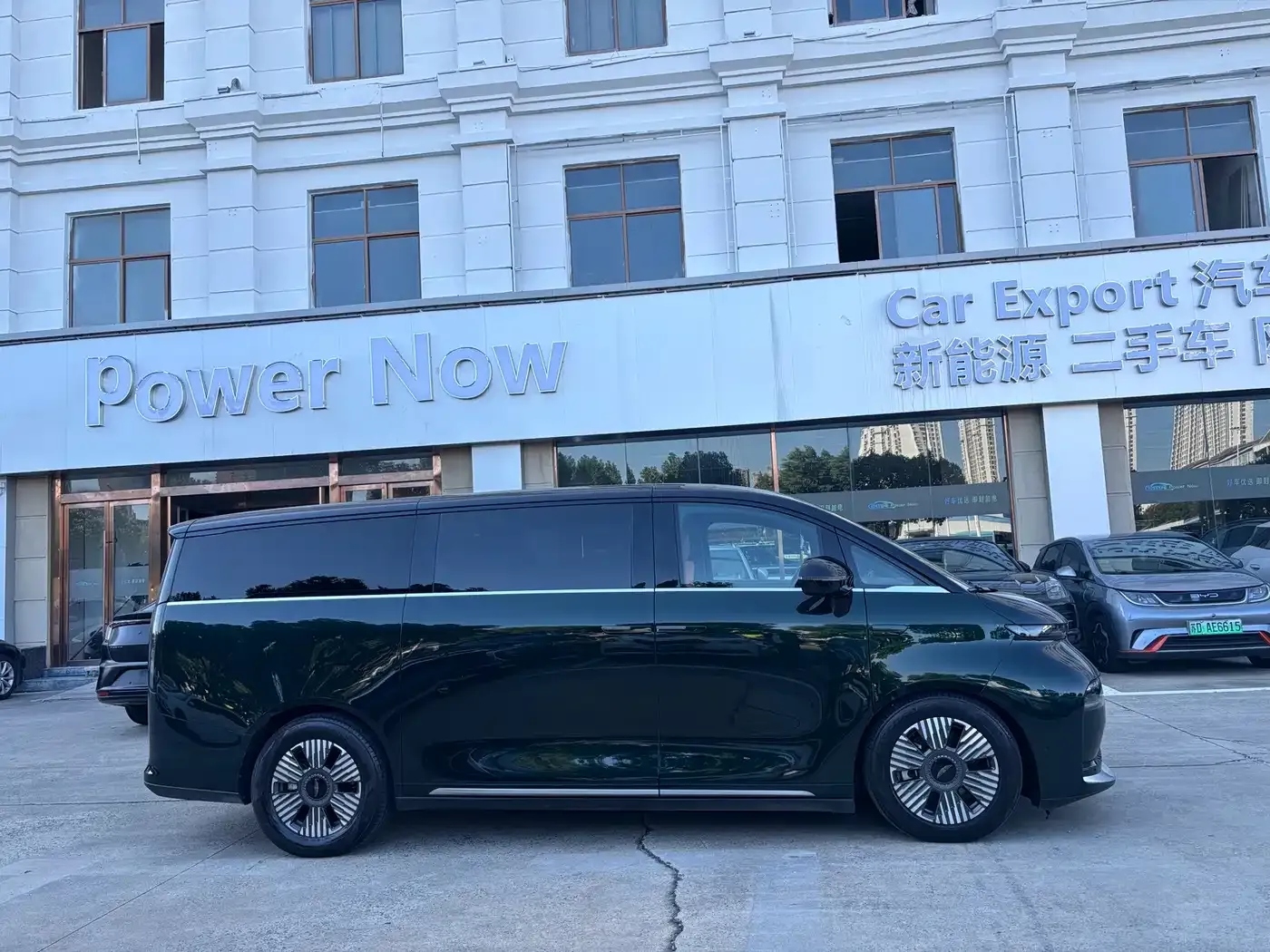Geely Galaxy Yizhen L380 140kWh 6-Seater AWD Ultra 2024 — фото 4
