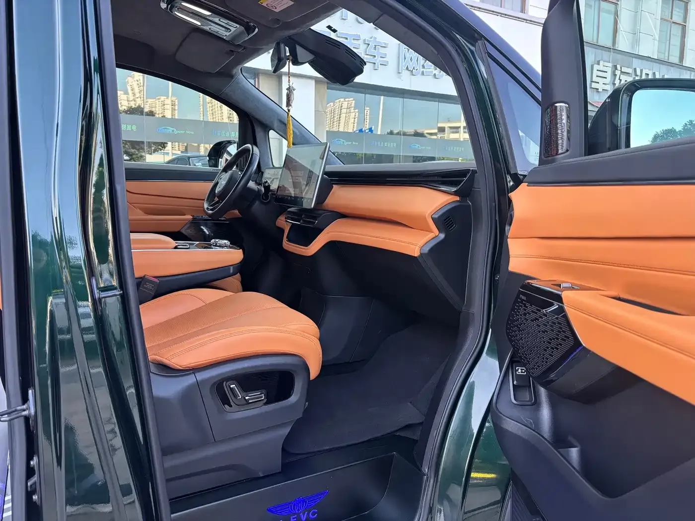 Geely Galaxy Yizhen L380 140kWh 6-Seater AWD Ultra 2024 — фото 18