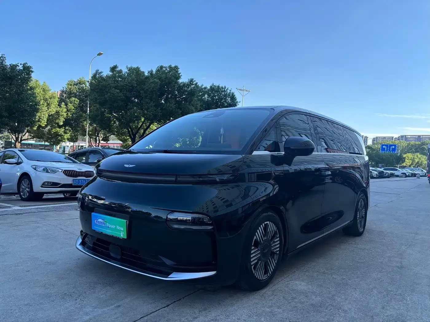 Geely Galaxy Yizhen L380 140kWh 6-Seater AWD Ultra 2024
