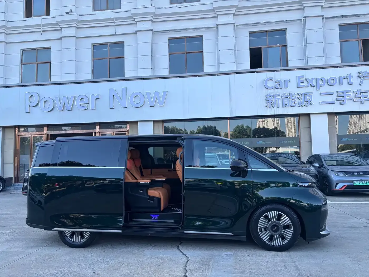 Geely Galaxy Yizhen L380 140kWh 6-Seater AWD Ultra 2024 — фото 7
