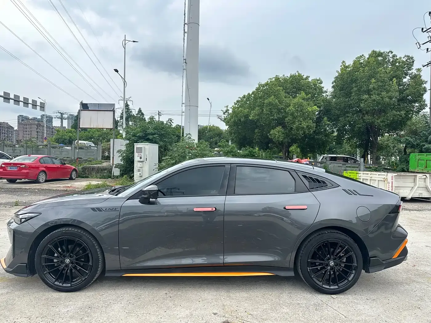 Changan UNI-V 1.5T Deluxe Sport 2025 — фото 3