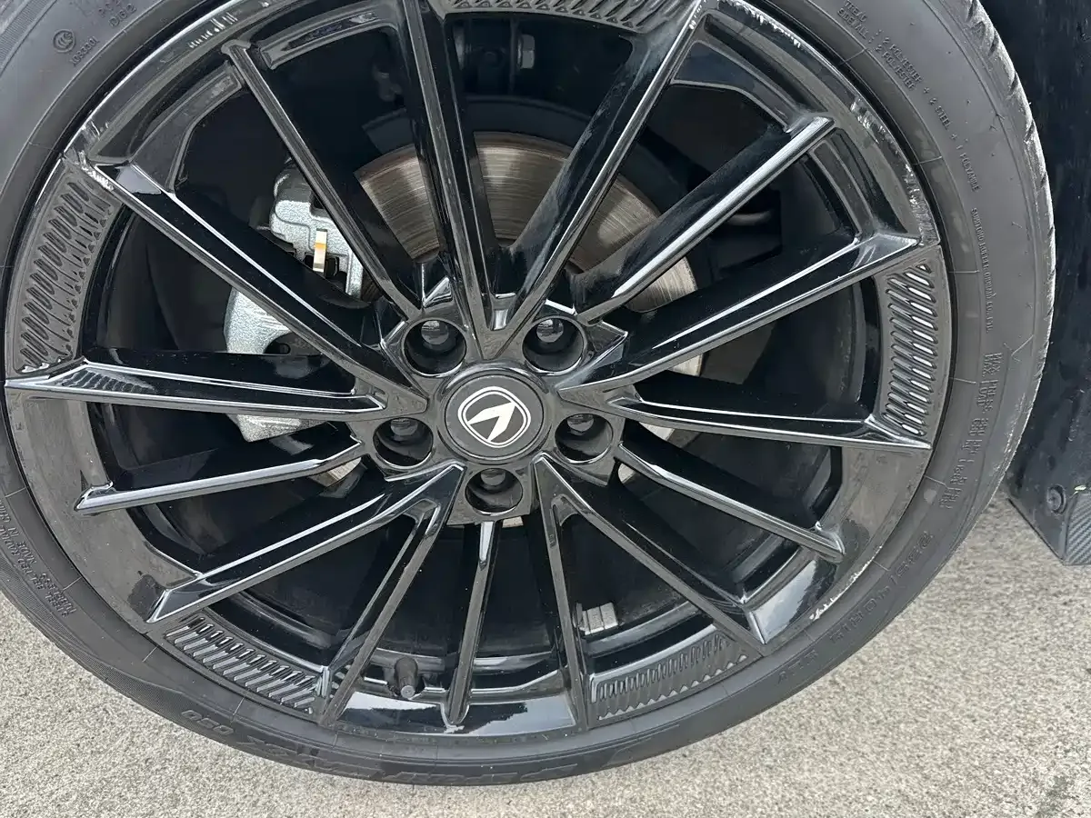Changan UNI-V 1.5T Deluxe Sport 2025 — фото 4