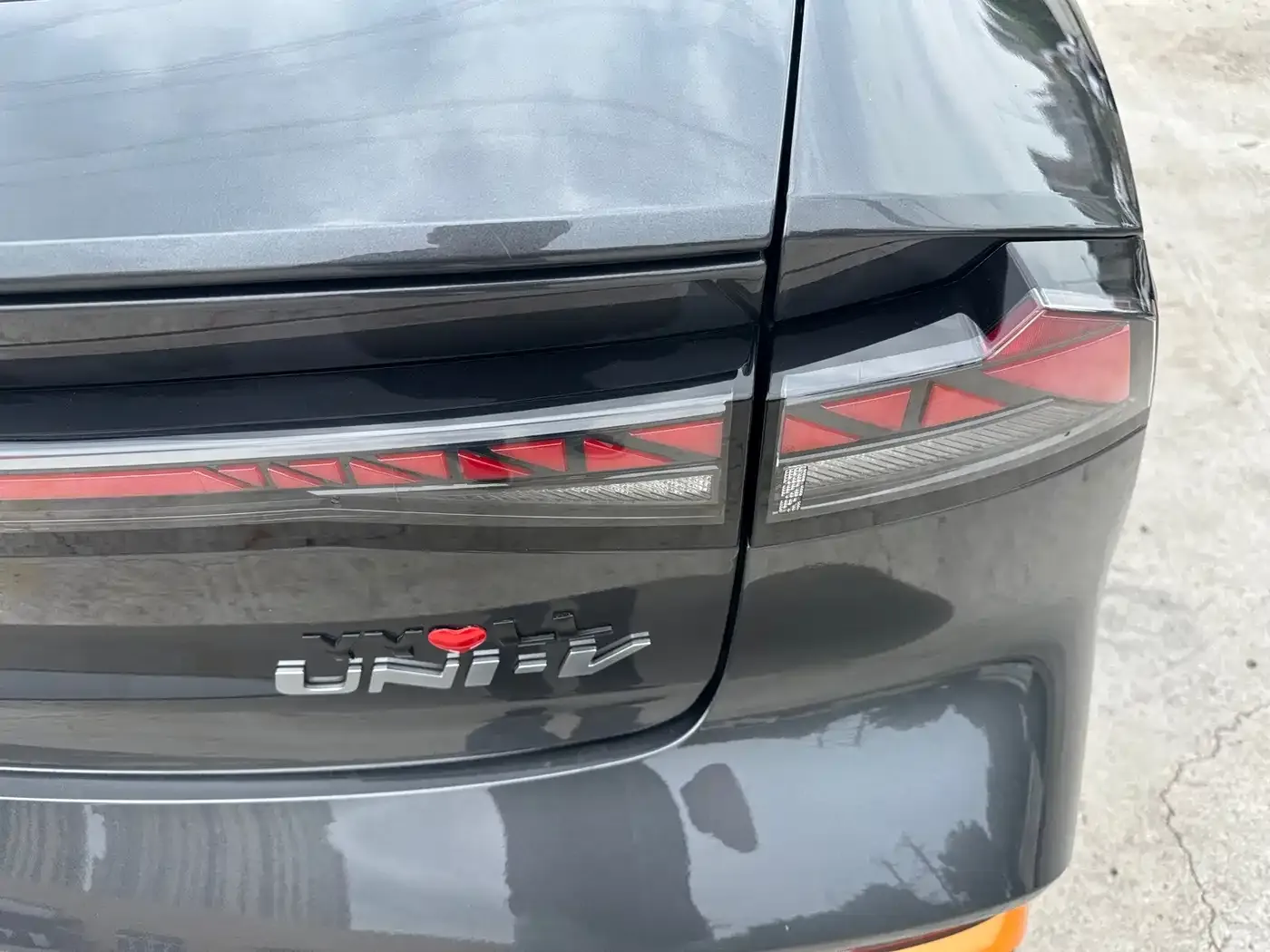 Changan UNI-V 1.5T Deluxe Sport 2025 — фото 10