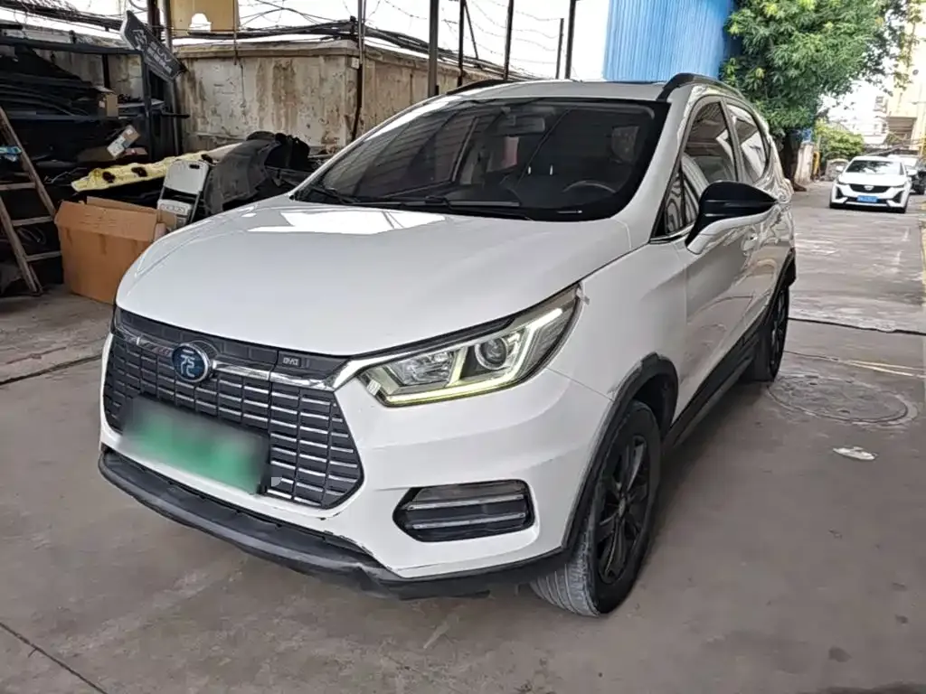 BYD Yuan New Energy EV360 Smart Connect Premium Edition 2019 — фото 2