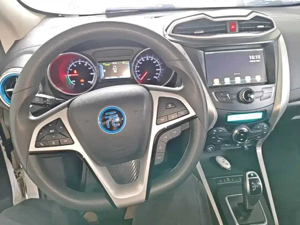 BYD Yuan New Energy EV360 Smart Connect Premium Edition 2019 — фото 10