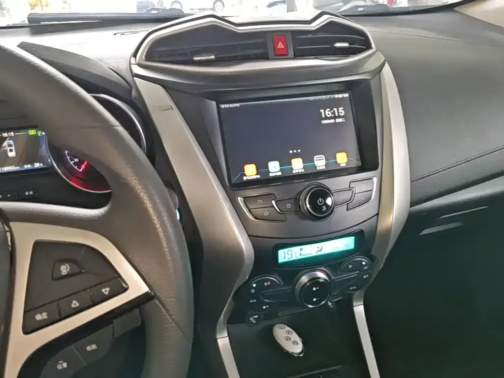 BYD Yuan New Energy EV360 Smart Connect Premium Edition 2019 — фото 13